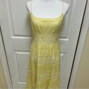 Ann Taylor | Yellow Dress w/ Lace Detail | Size 6